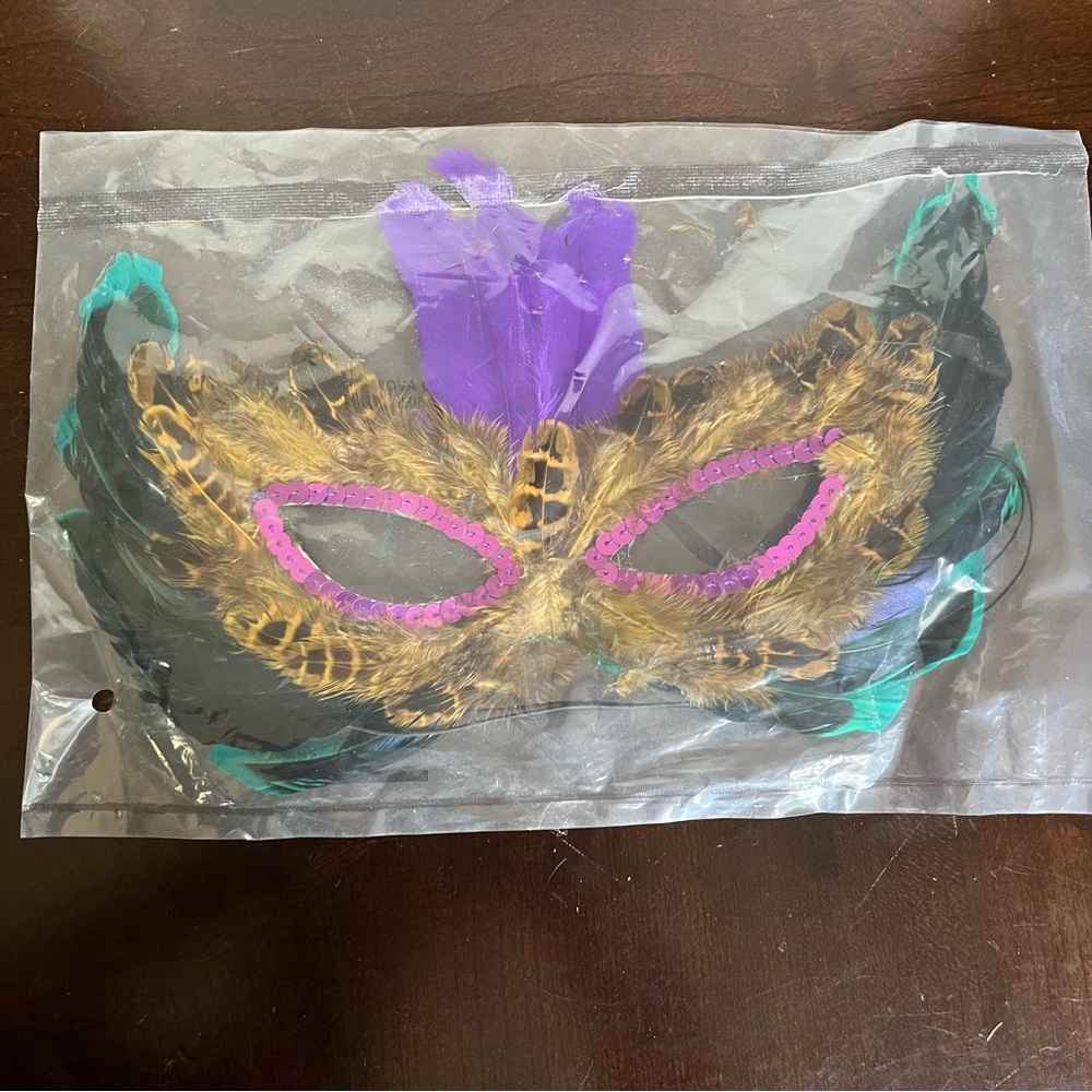 Mardi Gras Halloween Costume Cosplay Feather Sequin Mask, New